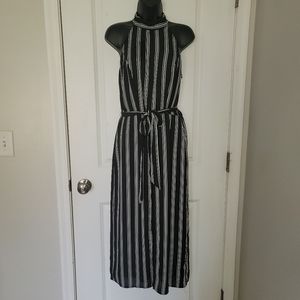 Black and White Maurices Drews